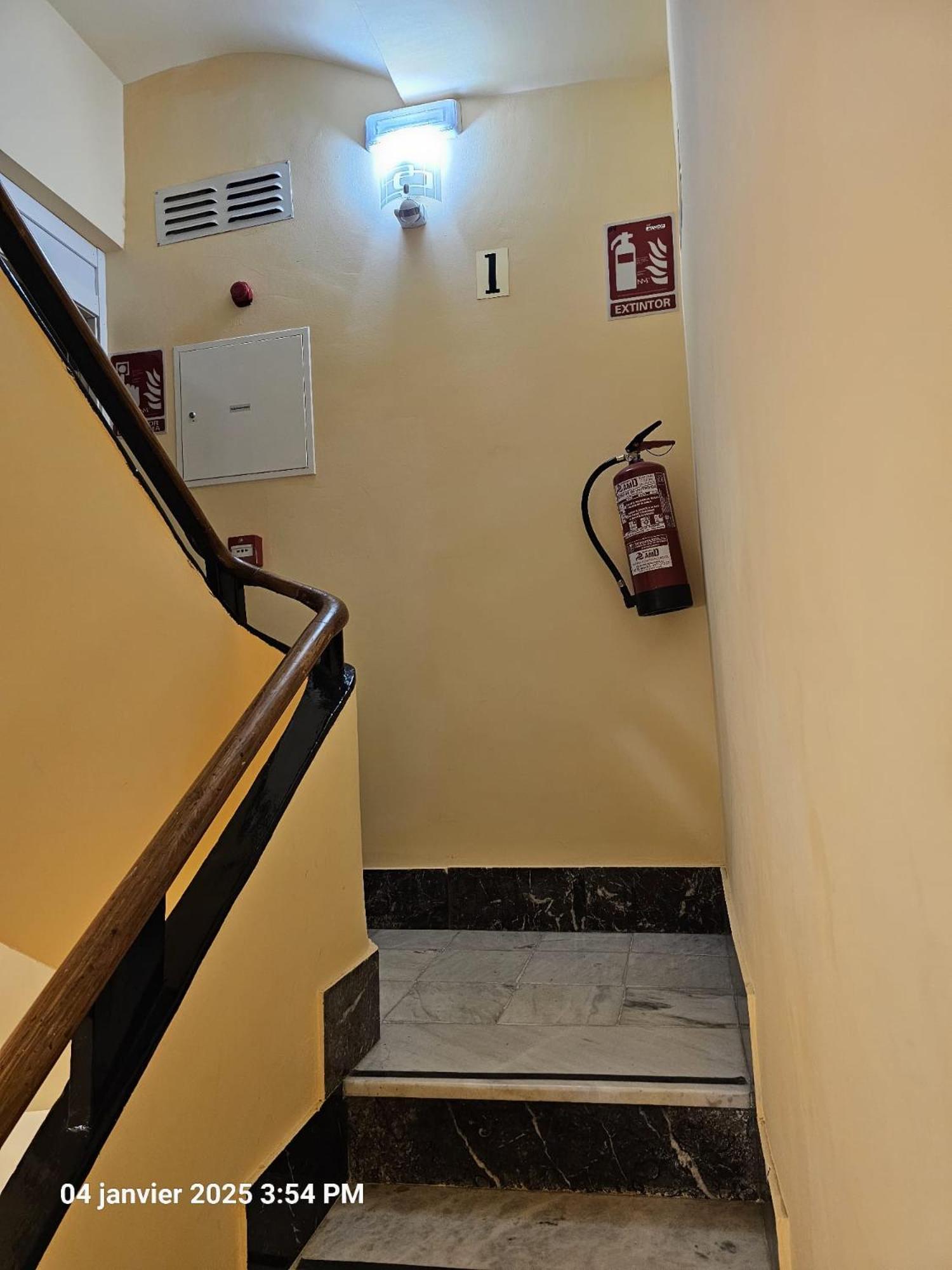 Apartamentos Turisticos Kenzamin Alicante Exterior foto